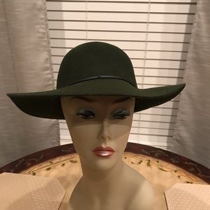 Green Wool Hat Size Small-Medium